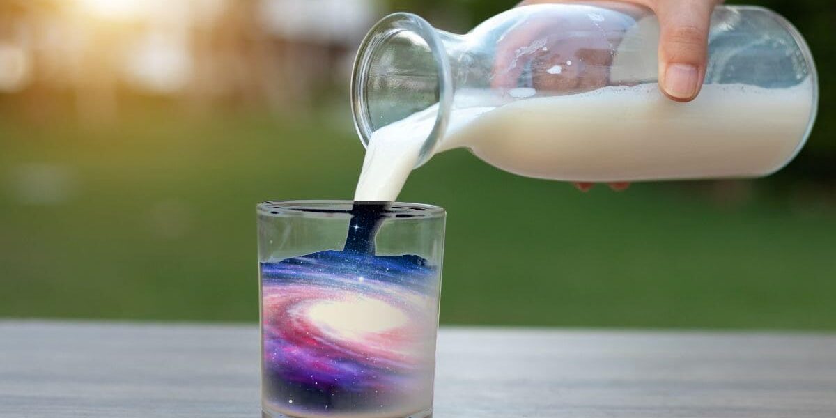 Todo el universo cabe en un vaso de leche