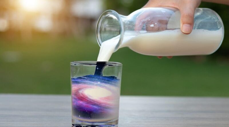 Todo el universo cabe en un vaso de leche